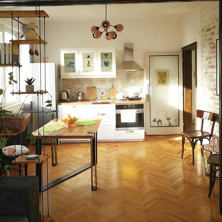 Sunny Downtown Apartment For 4 Sofie Exteriér fotografie