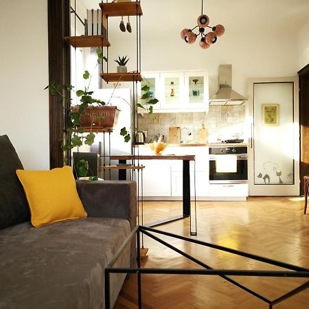 Sunny Downtown Apartment For 4 Sofie Exteriér fotografie