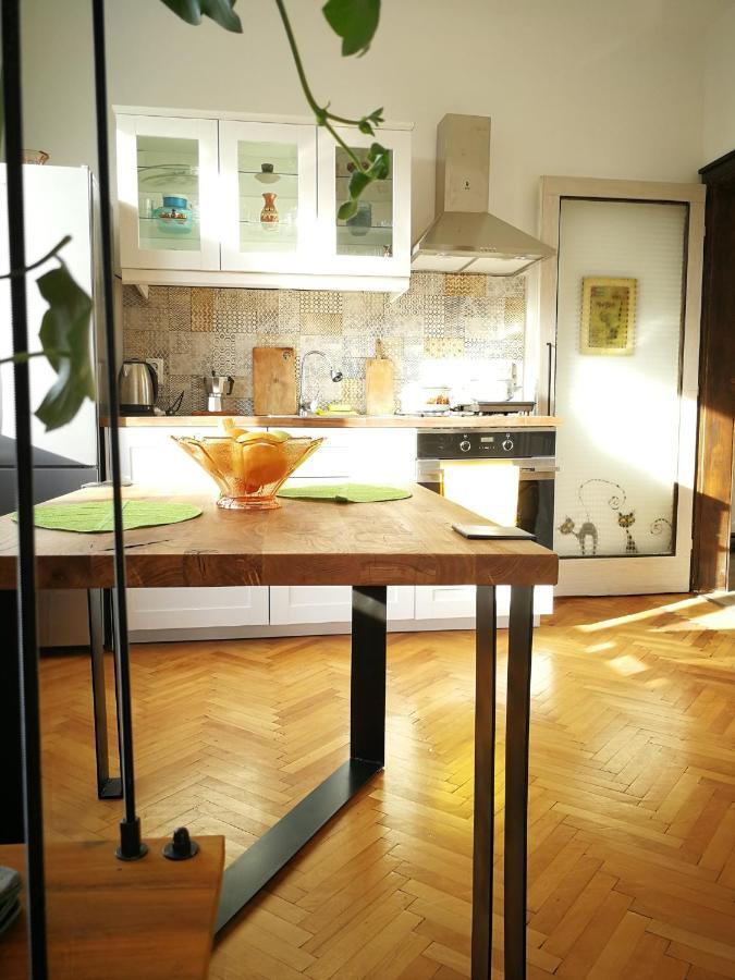 Sunny Downtown Apartment For 4 Sofie Exteriér fotografie