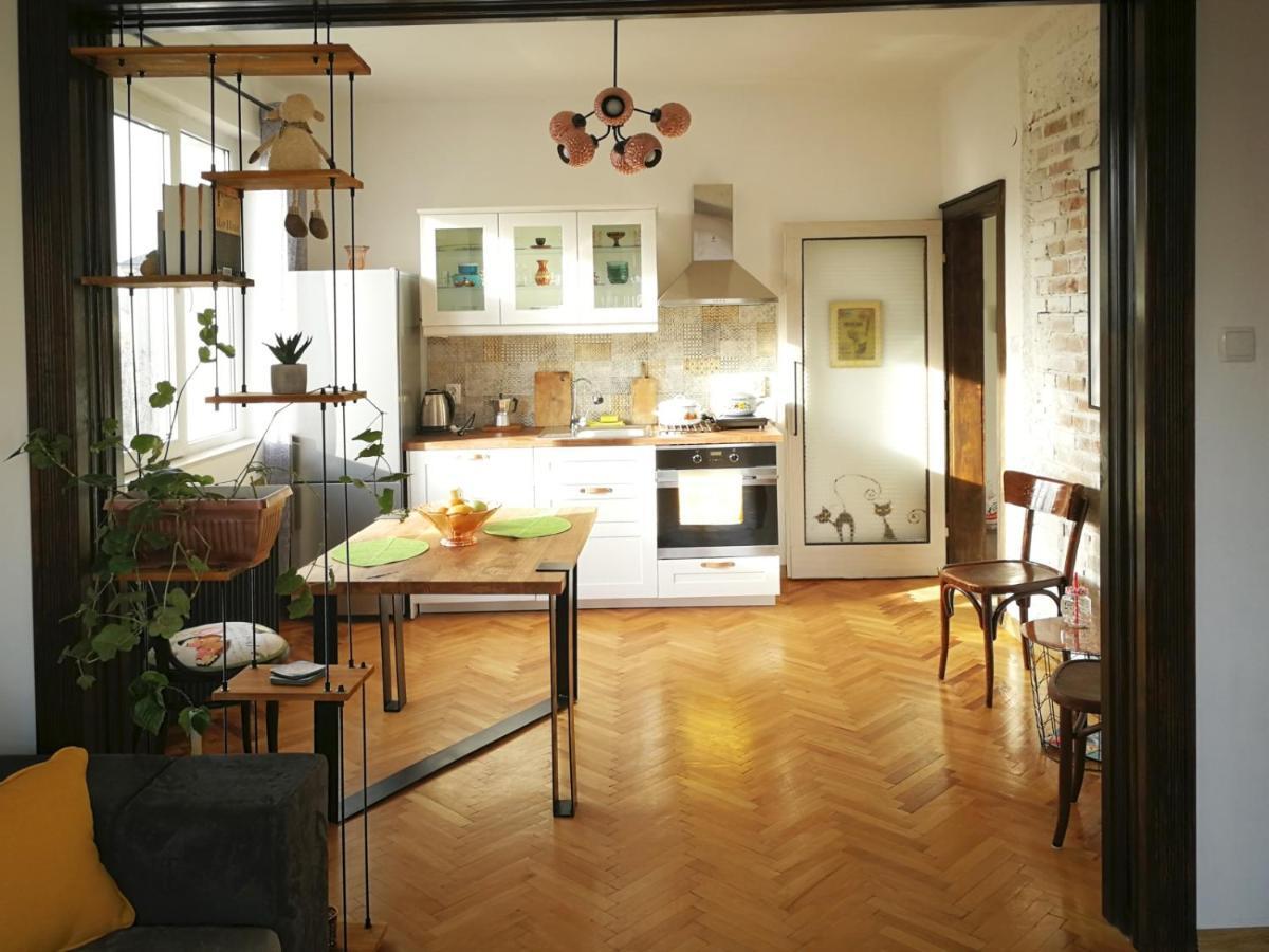 Sunny Downtown Apartment For 4 Sofie Exteriér fotografie